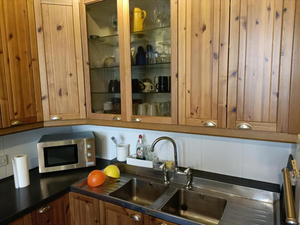 City Centre Flat - Sleep Upto 4 Edinburgh Exterior photo