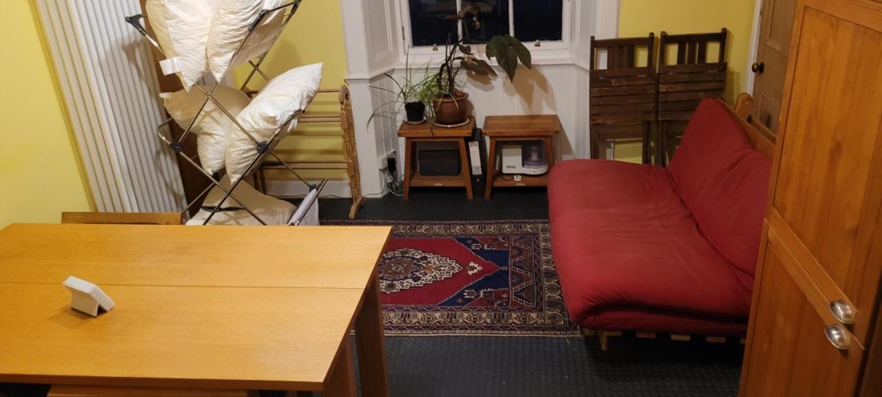City Centre Flat - Sleep Upto 4 Edinburgh Exterior photo